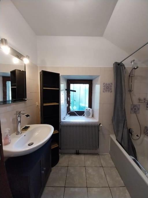 Maison En Pierres Pradinas 外观 照片